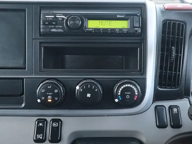 三菱 キャンター 2RG-FBA20の写真37