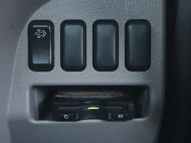 三菱 キャンター 2RG-FBA20の写真38