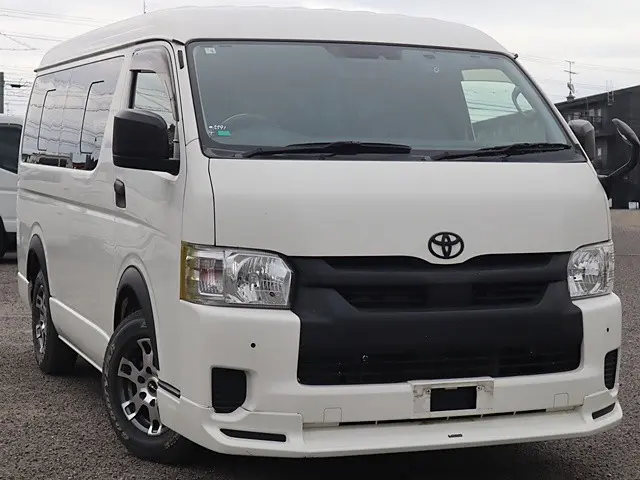 トヨタ ハイエース 3BA-TRH214W(2WD)の写真2