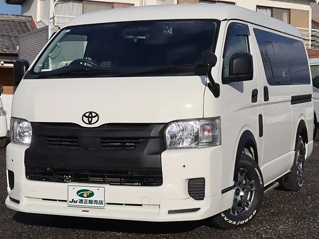 トヨタ ハイエース 3BA-TRH214W(2WD)の写真2