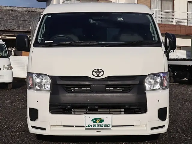 トヨタ ハイエース 3BA-TRH214W(2WD)の写真3