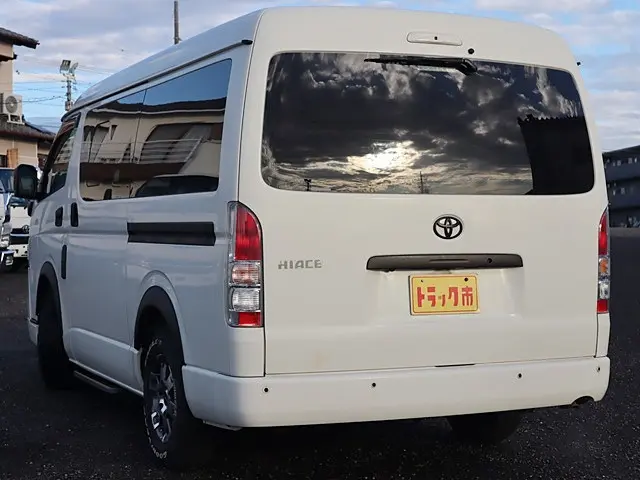 トヨタ ハイエース 3BA-TRH214W(2WD)の写真7