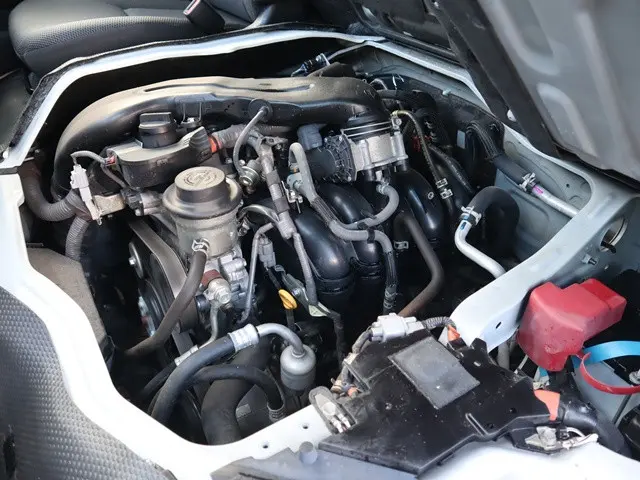 トヨタ ハイエース 3BA-TRH214W(2WD)の写真20