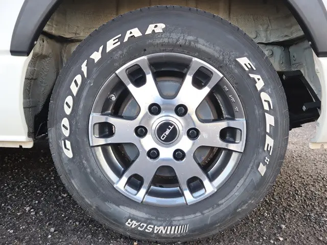 トヨタ ハイエース 3BA-TRH214W(2WD)の写真29