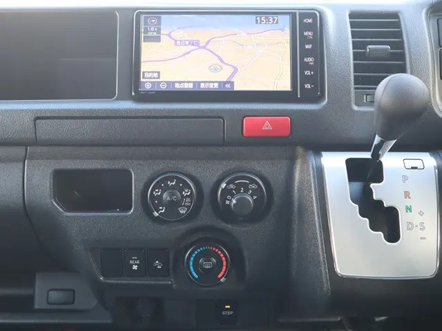 トヨタ ハイエース 3BA-TRH214W(2WD)の写真39