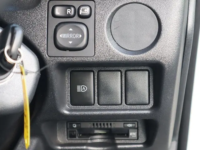 トヨタ ハイエース 3BA-TRH214W(2WD)の写真40