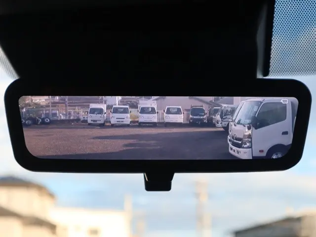 トヨタ ハイエース 3BA-TRH214W(2WD)の写真42