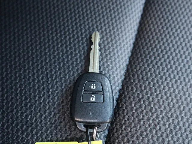 トヨタ ハイエース 3BA-TRH214W(2WD)の写真46