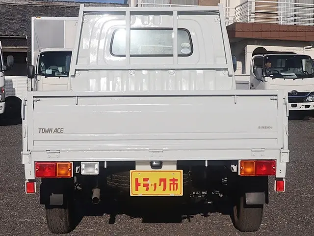 トヨタ タウンエーストラック DBF-S402U(2WD)の写真6