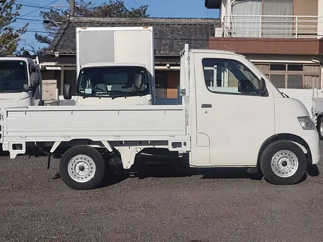 トヨタ タウンエーストラック DBF-S402U(2WD)の写真8