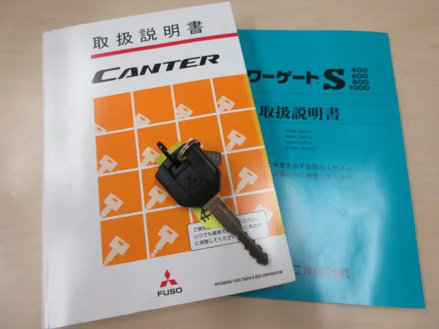 三菱 キャンター 2TG-FBA00(2WD)の写真5