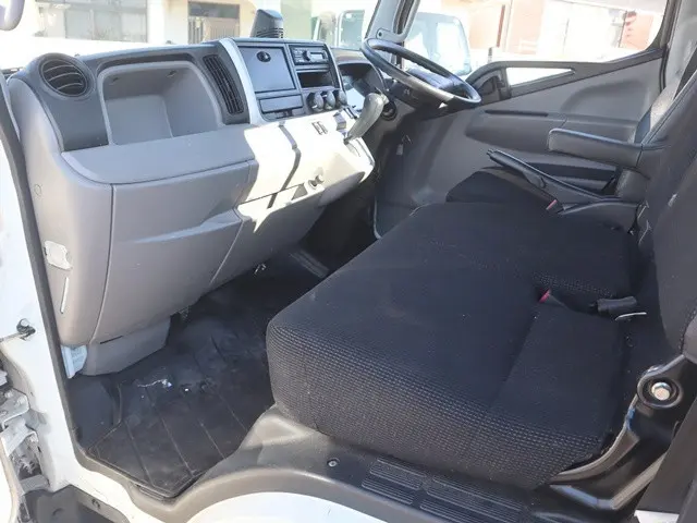 三菱 キャンター 2TG-FBA00(2WD)の写真33