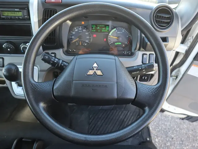 三菱 キャンター 2TG-FBA00(2WD)の写真35