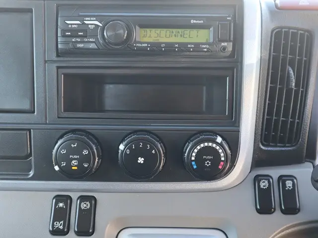 三菱 キャンター 2TG-FBA00(2WD)の写真37