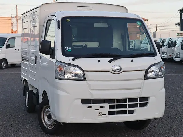 ダイハツ ハイゼットトラック EBD-S500P(2WD)の写真2