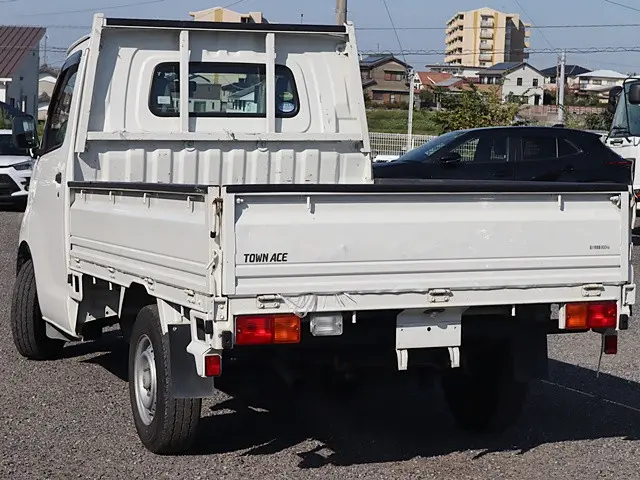 トヨタ タウンエーストラック DBF-S402U(2WD)の写真3