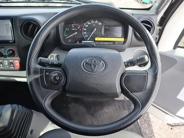 トヨタ ダイナ 2PG-XZU722(2WD)の写真4