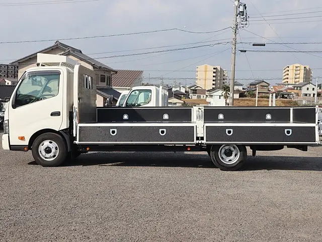 トヨタ ダイナ 2PG-XZU722(2WD)の写真12