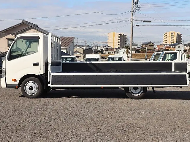 日野 デュトロ 2RG-XZU710M(2WD)の写真13