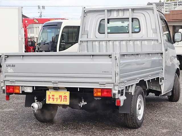 トヨタ ライトエーストラック DBF-S402U(2WD)の写真5
