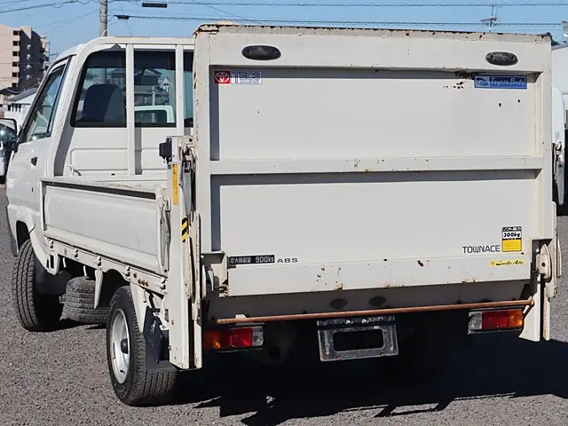 トヨタ タウンエーストラック GK-KM75(2WD)の写真3