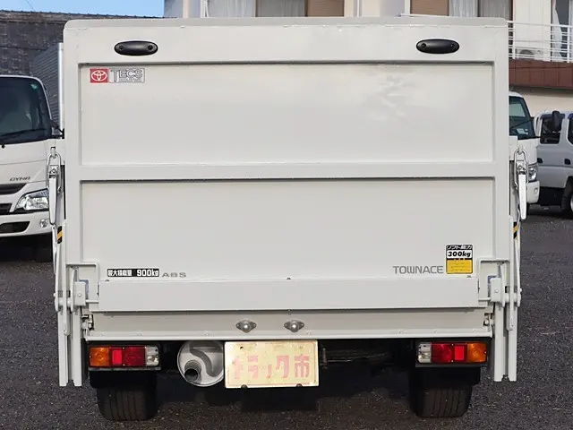 トヨタ タウンエーストラック GK-KM75(2WD)の写真6
