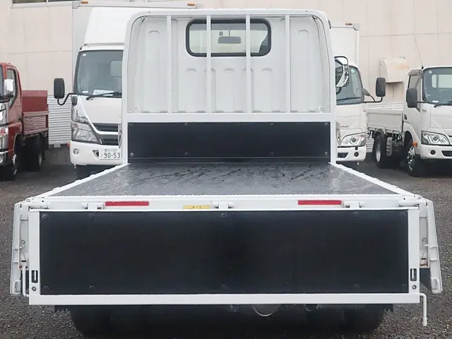 三菱 キャンター 2TG-FBA00(2WD)の写真13