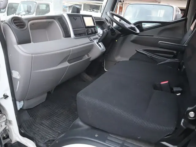 三菱 キャンター 2TG-FBA00(2WD)の写真33