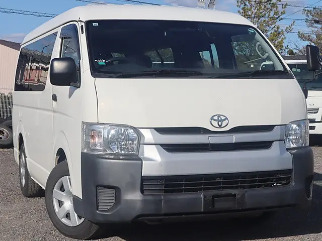 トヨタ ハイエース CBA-TRH214W(2WD)の写真2