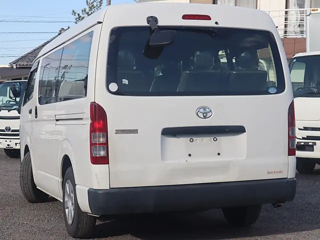 トヨタ ハイエース CBA-TRH214W(2WD)の写真3