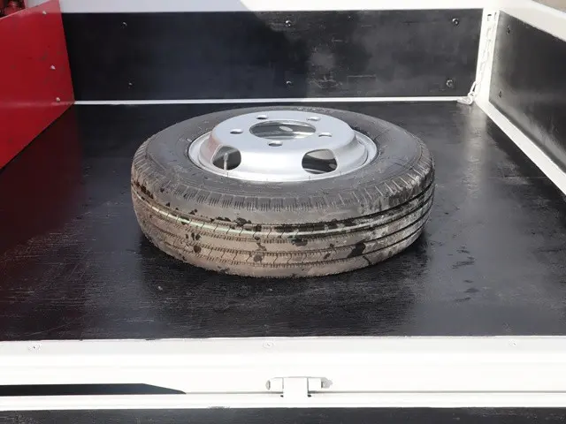 いすゞ エルフ TRG-NJR85A(2WD)の写真33