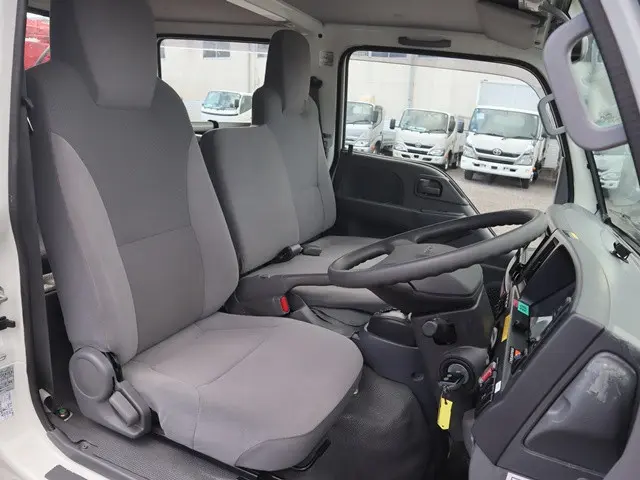 いすゞ エルフ TRG-NJR85A(2WD)の写真38