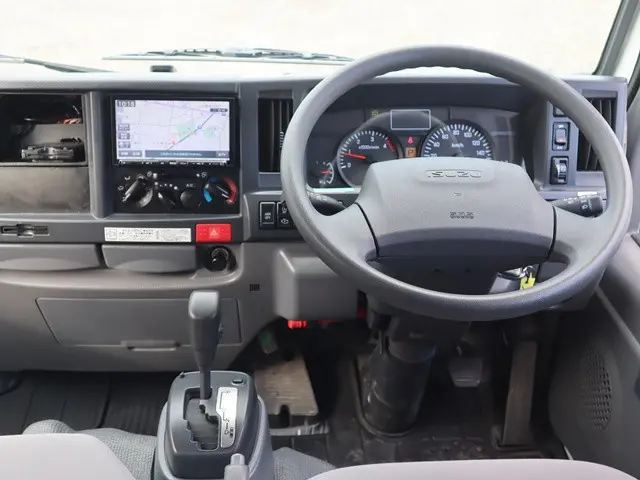 いすゞ エルフ TRG-NJR85A(2WD)の写真41