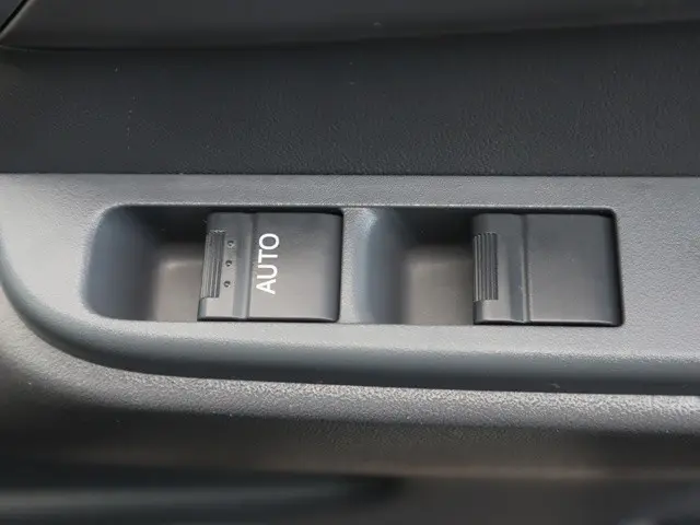 いすゞ エルフ TRG-NJR85A(2WD)の写真48