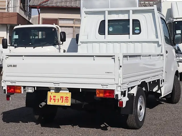トヨタ ライトエーストラック DBF-S402U(2WD)の写真5