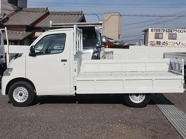 トヨタ ライトエーストラック DBF-S402U(2WD)の写真13