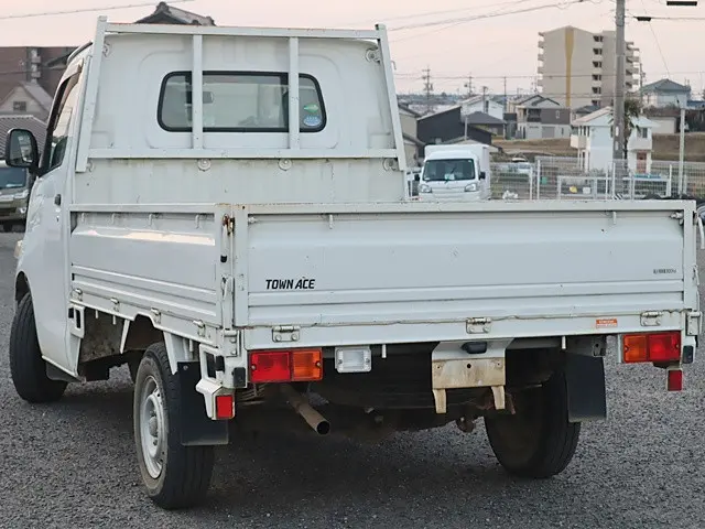 トヨタ タウンエーストラック DBF-S402U(2WD)の写真3