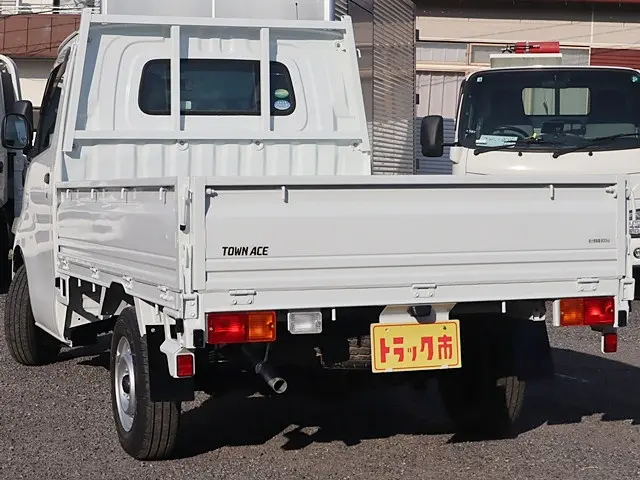 トヨタ タウンエーストラック DBF-S402U(2WD)の写真7