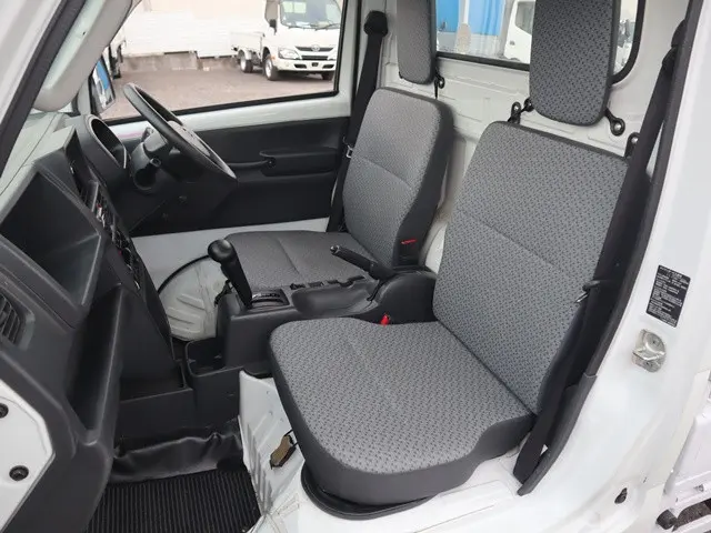 日産 クリッパートラック EBD-DR16T(2WD)の写真32