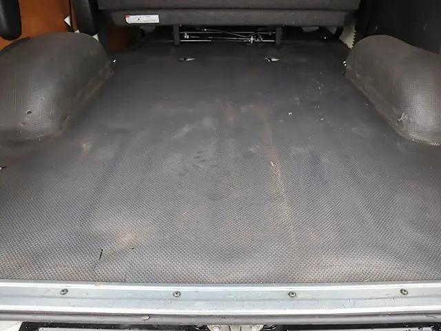 トヨタ ハイエースバン QDF-GDH201V(2WD)の写真13