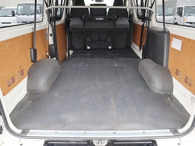 トヨタ ハイエースバン QDF-GDH201V(2WD)の写真14