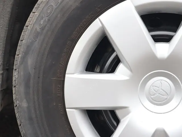 トヨタ ハイエースバン QDF-GDH201V(2WD)の写真25