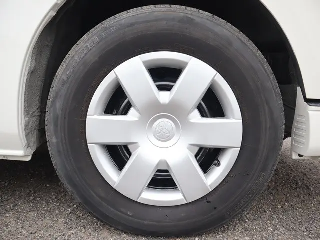 トヨタ ハイエースバン QDF-GDH201V(2WD)の写真26