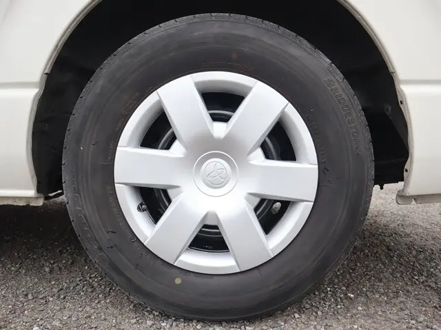 トヨタ ハイエースバン QDF-GDH201V(2WD)の写真30