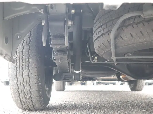 トヨタ ハイエースバン QDF-GDH201V(2WD)の写真31