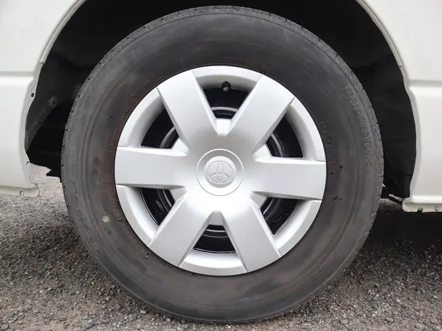 トヨタ ハイエースバン QDF-GDH201V(2WD)の写真33