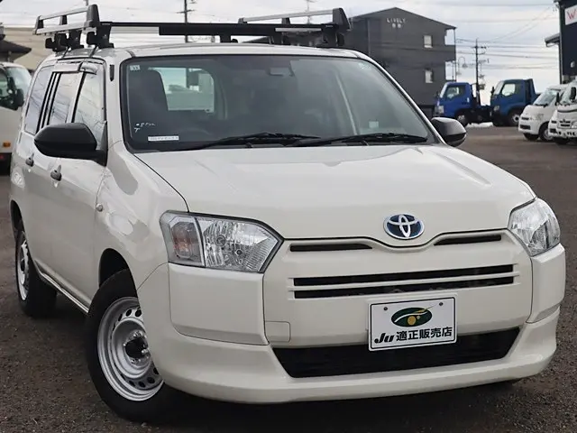 トヨタ プロボックスバン 6AE-NHP160V(2WD)の写真4