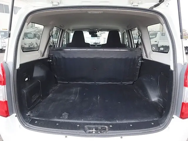 トヨタ プロボックスバン 6AE-NHP160V(2WD)の写真11