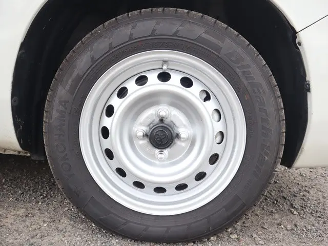 トヨタ プロボックスバン 6AE-NHP160V(2WD)の写真22