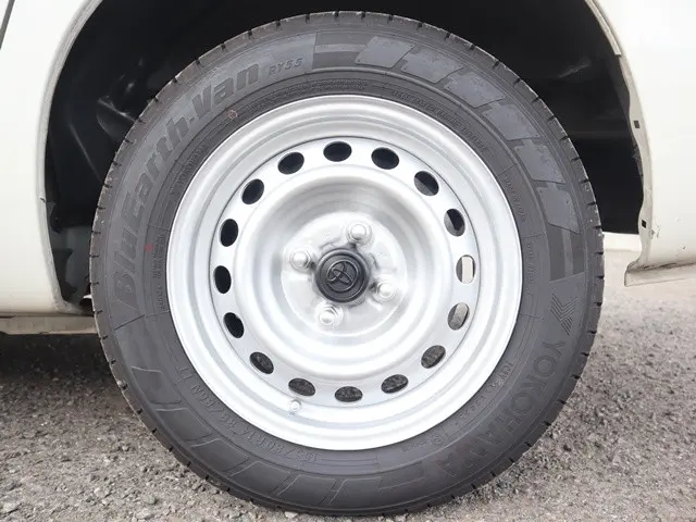 トヨタ プロボックスバン 6AE-NHP160V(2WD)の写真26